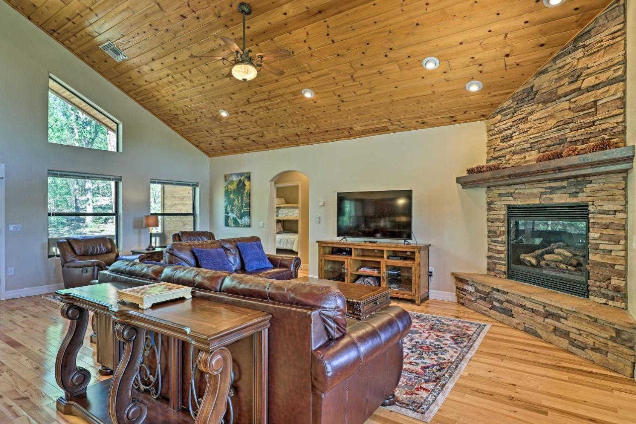 Serene Lakeside Cabin With Decks And Edler Lake Views! Pinetop-Lakeside Bagian luar foto