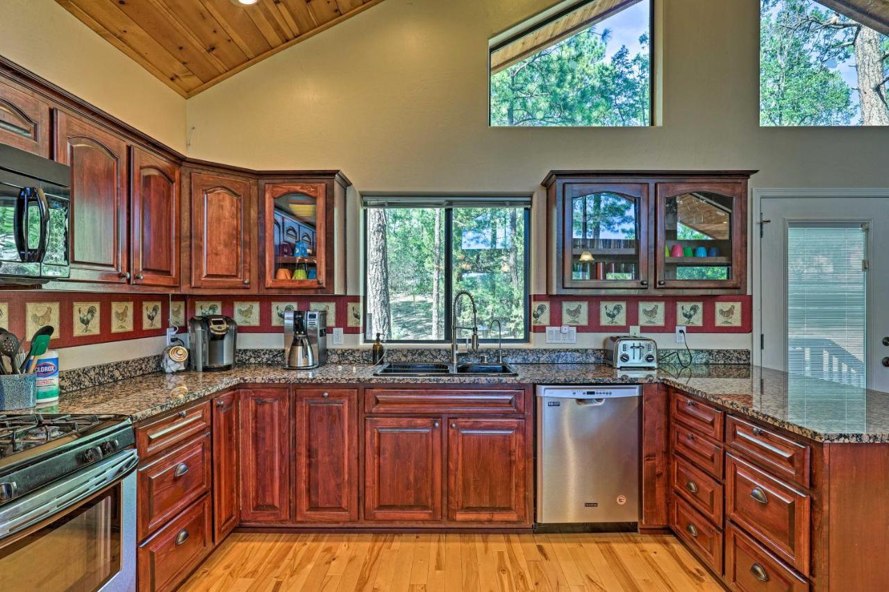 Serene Lakeside Cabin With Decks And Edler Lake Views! Pinetop-Lakeside Bagian luar foto