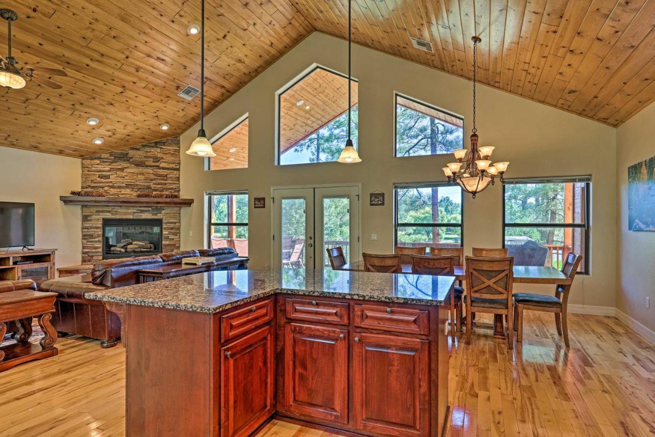 Serene Lakeside Cabin With Decks And Edler Lake Views! Pinetop-Lakeside Bagian luar foto
